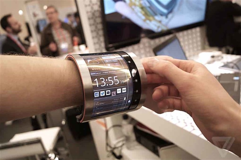 FlexEnable curved wrist display,FlexEnable OLCD OR OLCD OR OLED technology,flexible wrist watch